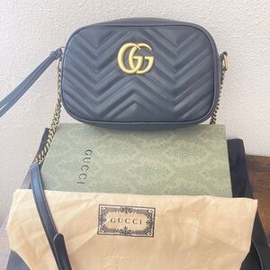 Gucci GG Marmont Shoulder Bag Small Black Leather